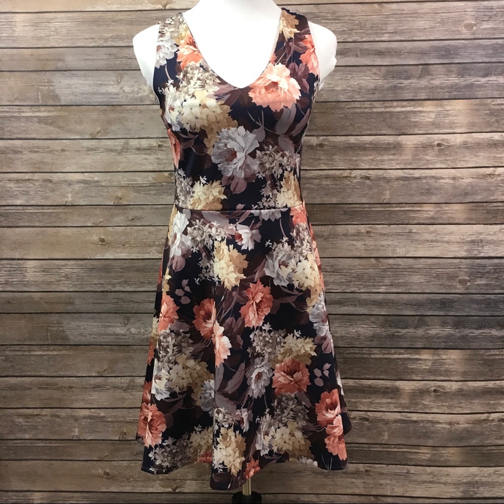 Cecico Floral Sleeveless VNeck Spring Dress